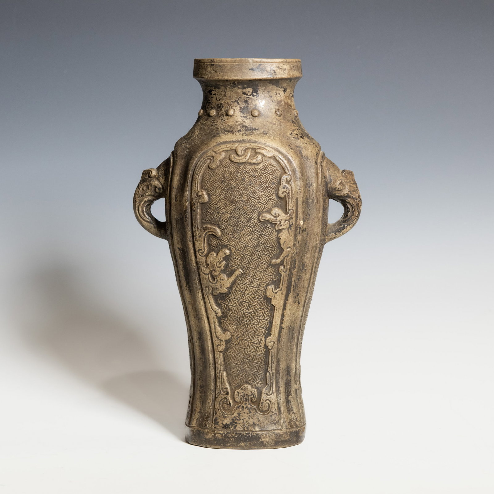 A Chinese Potery Vase with Mark, Qing Dynasty (1 of 10)