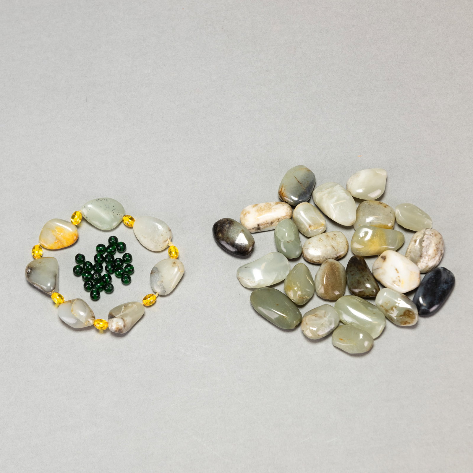 GROUP OF JADE, JADEITE AND GEMSTONES (1 of 3)