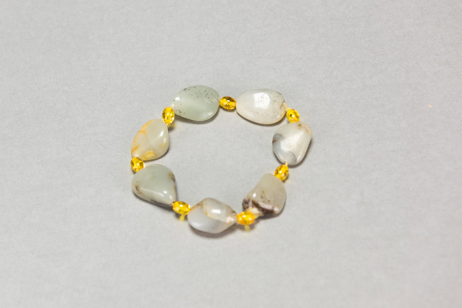GROUP OF JADE, JADEITE AND GEMSTONES - 2