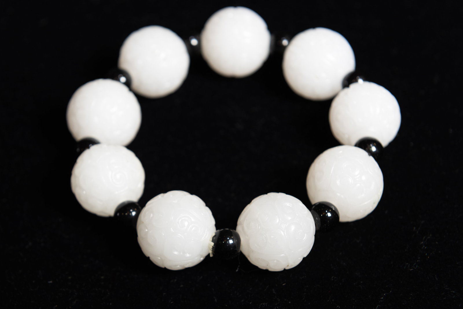 CHINESE WHITE JADE BEAD BRACELET - 3