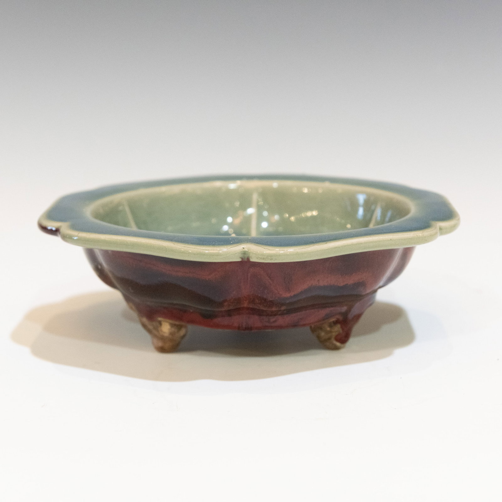 A CHINESE HEXAGONAL TRIPOD NARCISSUS BOWL: A Chinese Hexagonal Tripod Narcissus Bowl. H 6.5 x D 20 cm