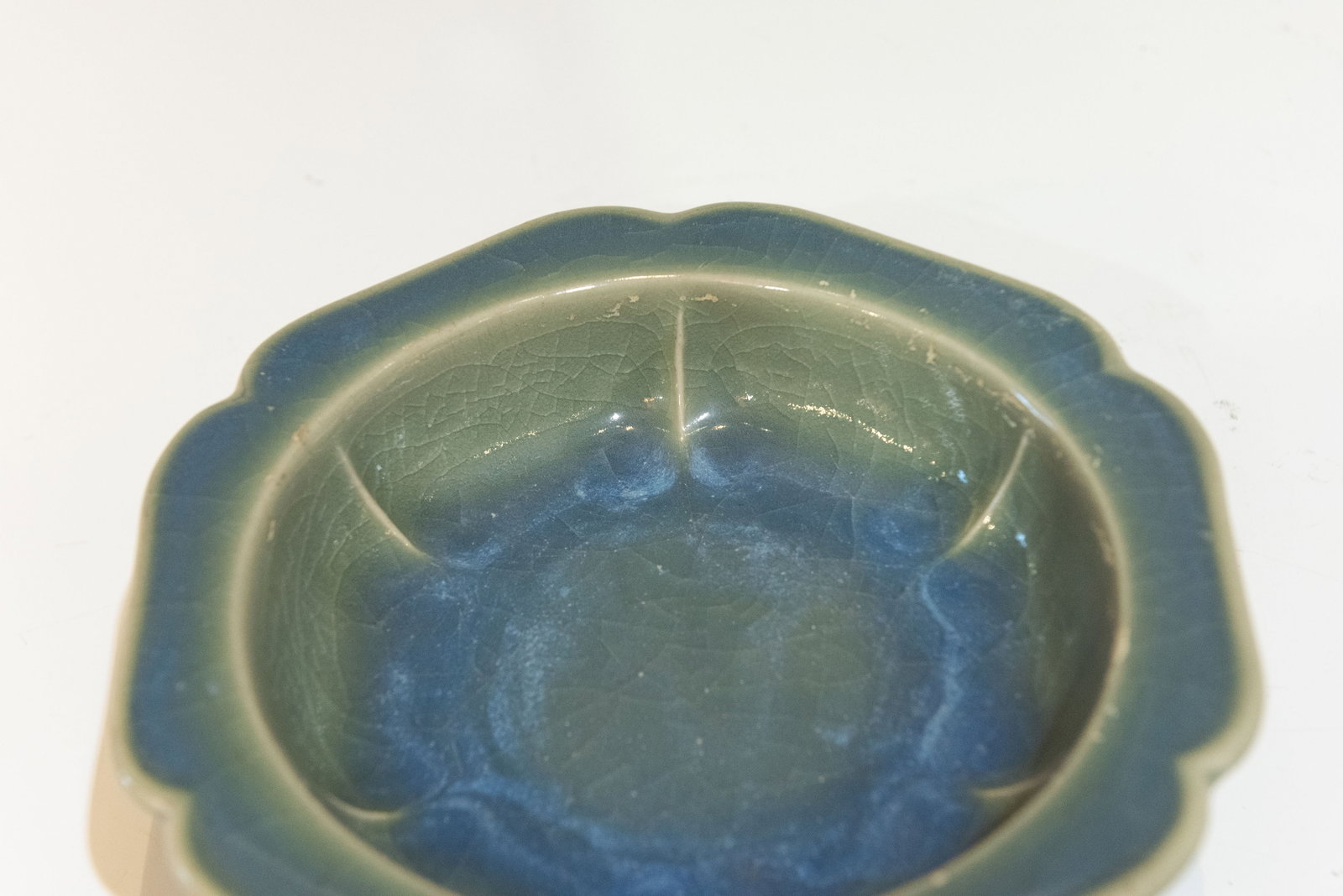 A CHINESE HEXAGONAL TRIPOD NARCISSUS BOWL - 5