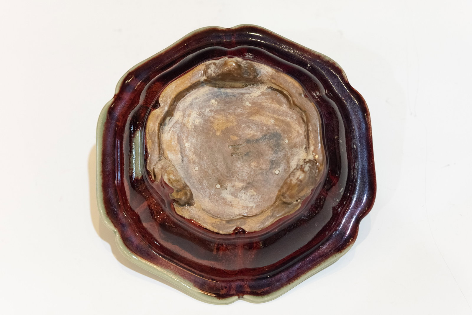A CHINESE HEXAGONAL TRIPOD NARCISSUS BOWL - 8
