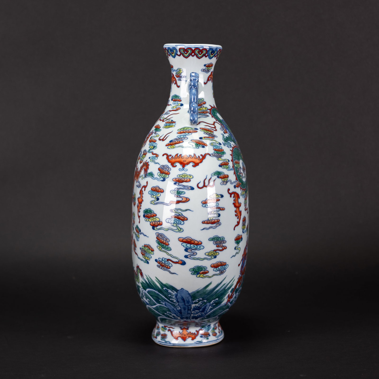 A DOUCAI 'DRAGON' VASE - 3