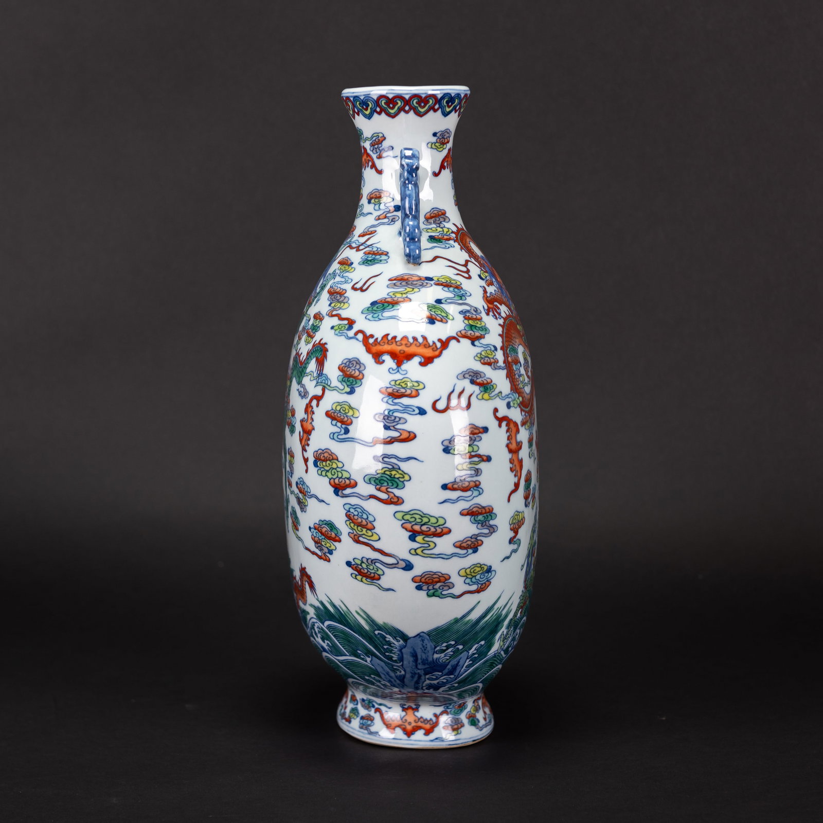 A DOUCAI 'DRAGON' VASE - 4