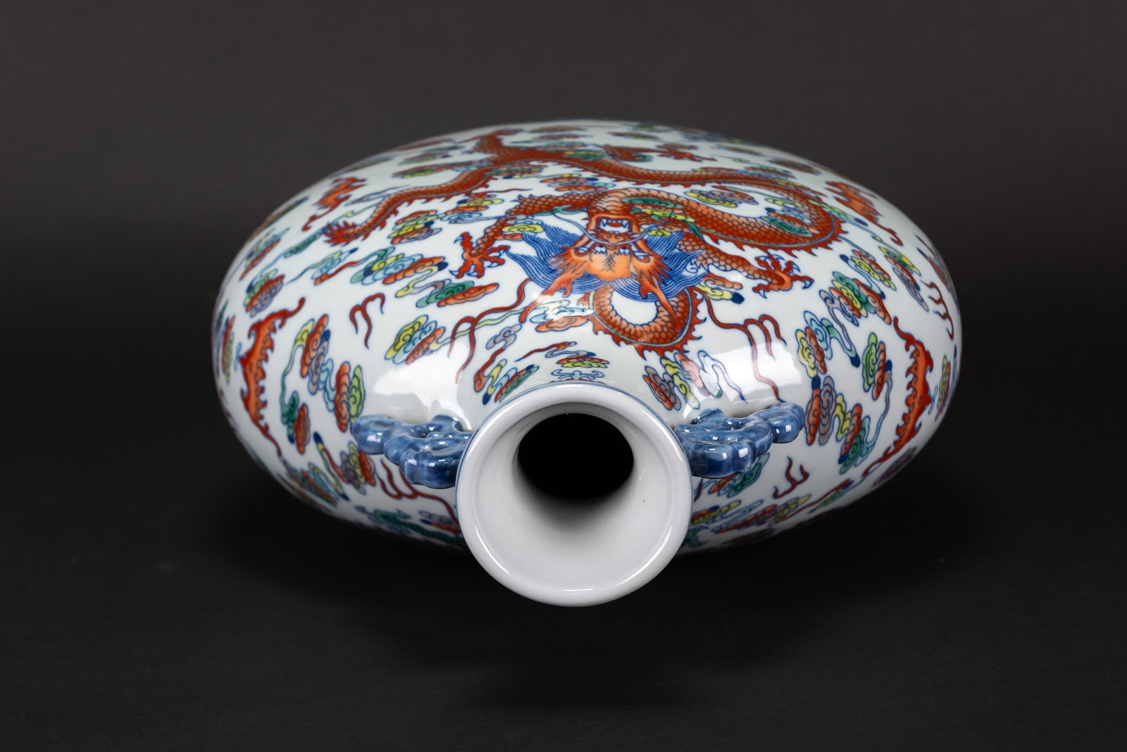 A DOUCAI 'DRAGON' VASE - 6