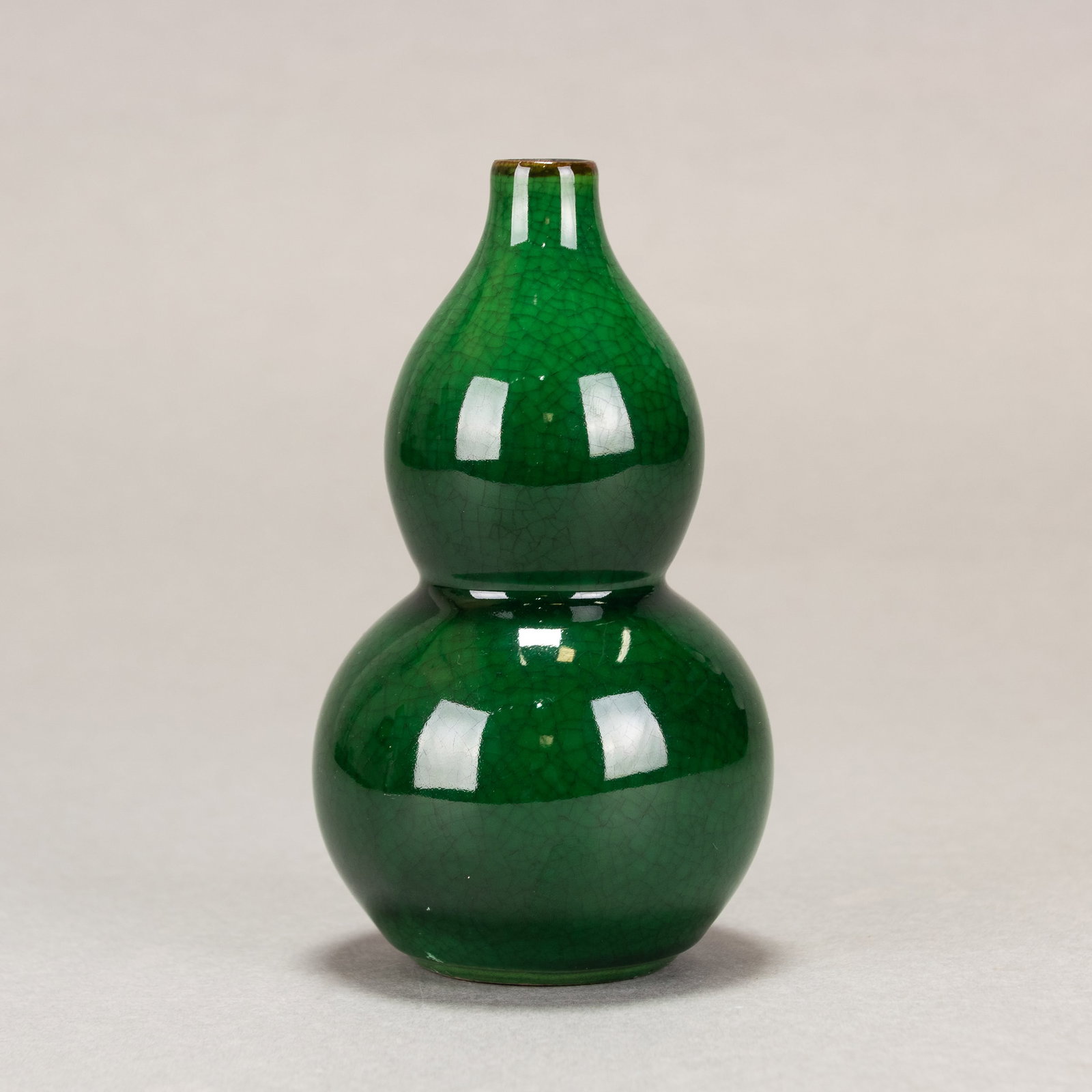 CHINESE GREEN GLAZED PORCELAIN VASE - 2