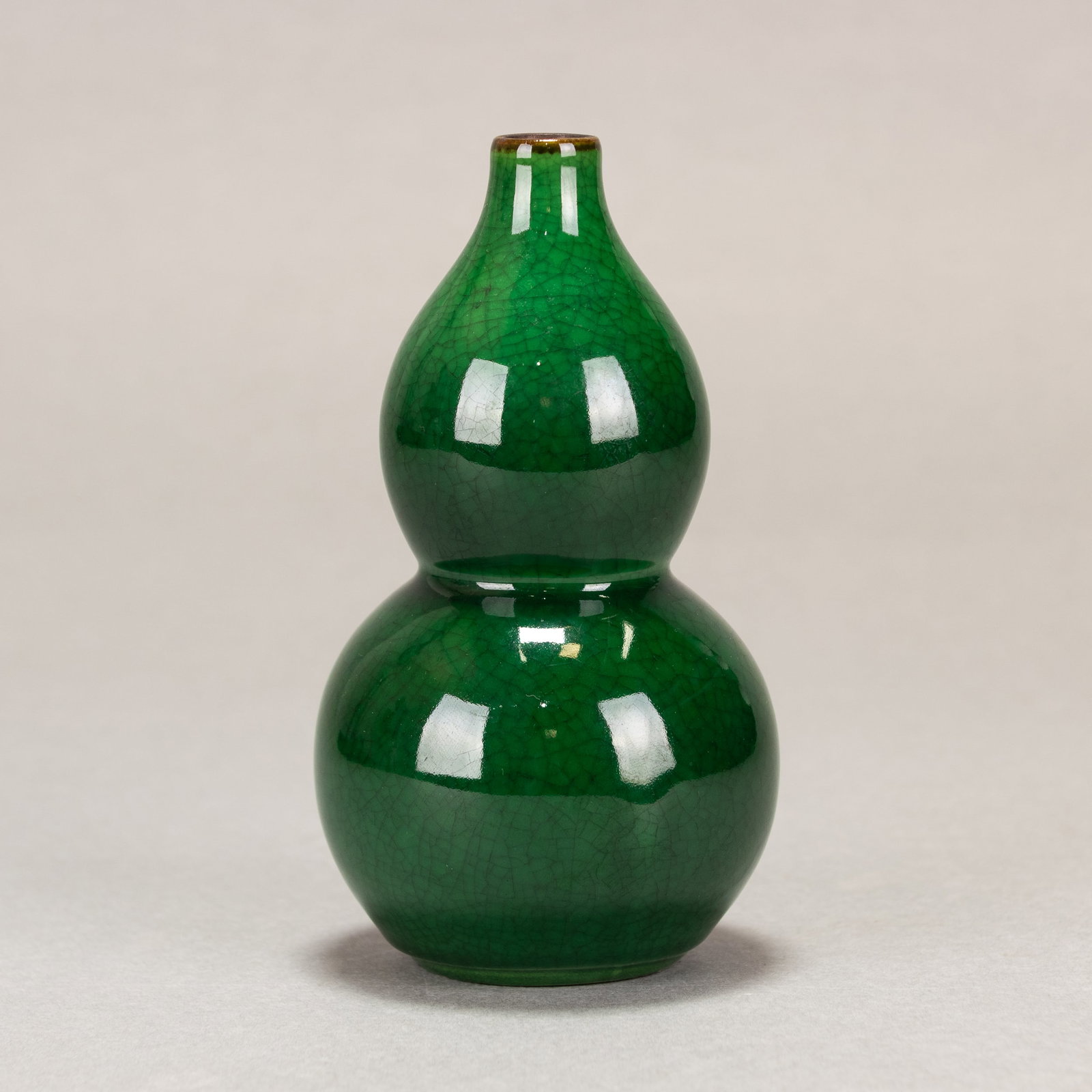 CHINESE GREEN GLAZED PORCELAIN VASE - 3