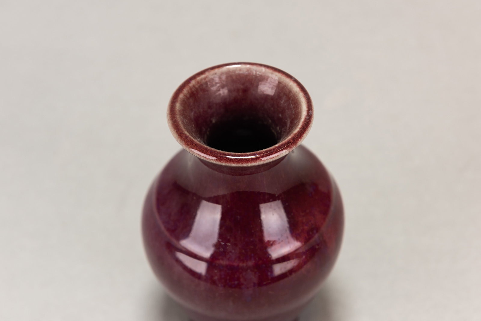 A CHINESE FLAMBE-GLAZED PORCELAIN VASE - 5