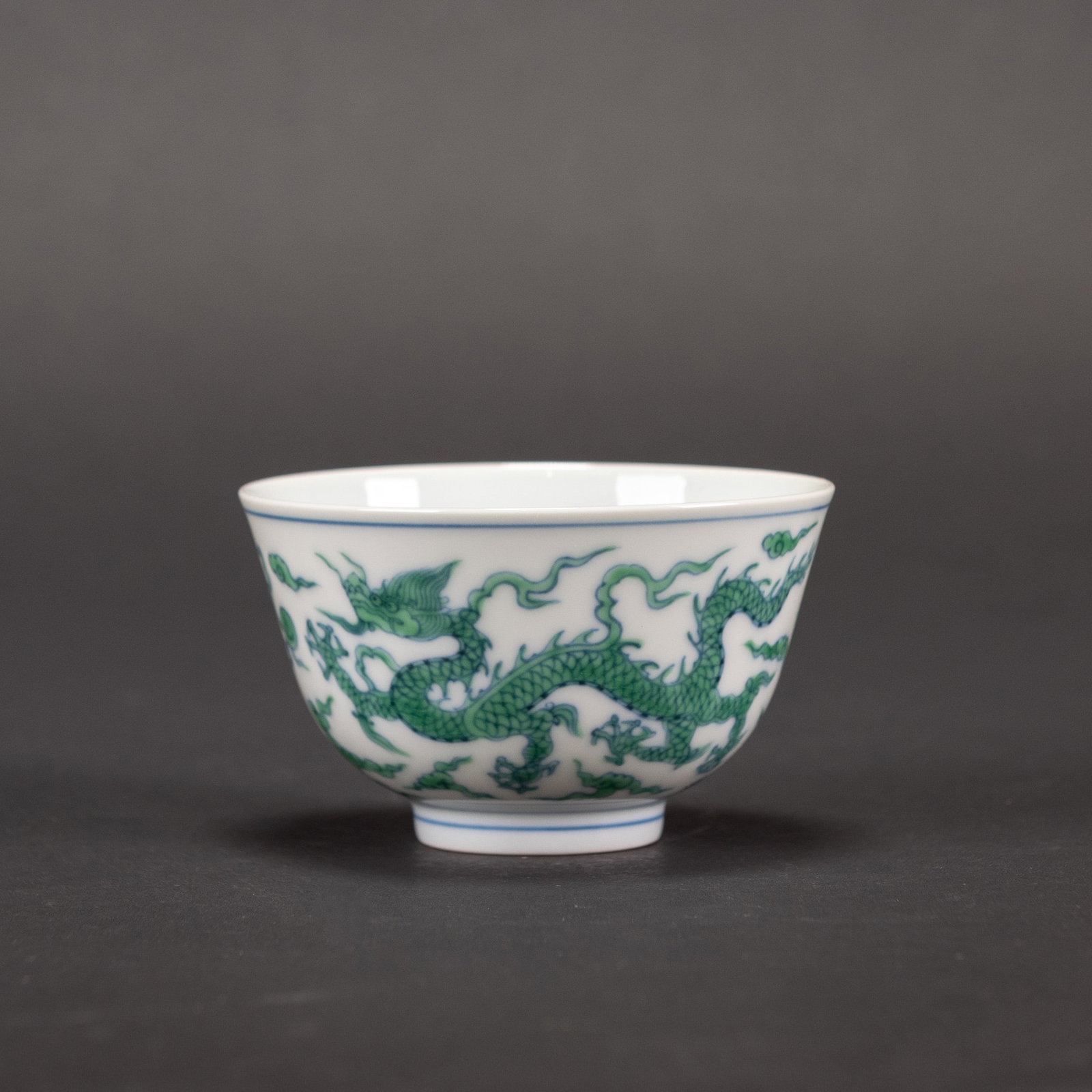 A DOUCAI 'DRAGON' CUP, CHENGHUA MARK (1 of 8)