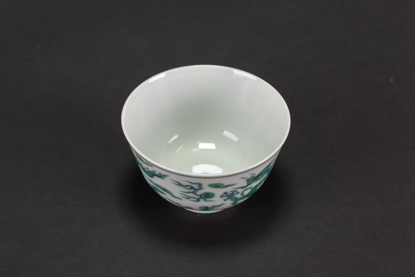 A DOUCAI 'DRAGON' CUP, CHENGHUA MARK - 5