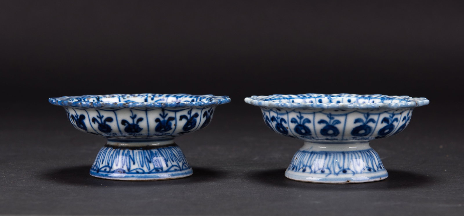A PAIR OF BLUE AND WHITE STEM CUPS, REPUBLIC PERIOD - 3