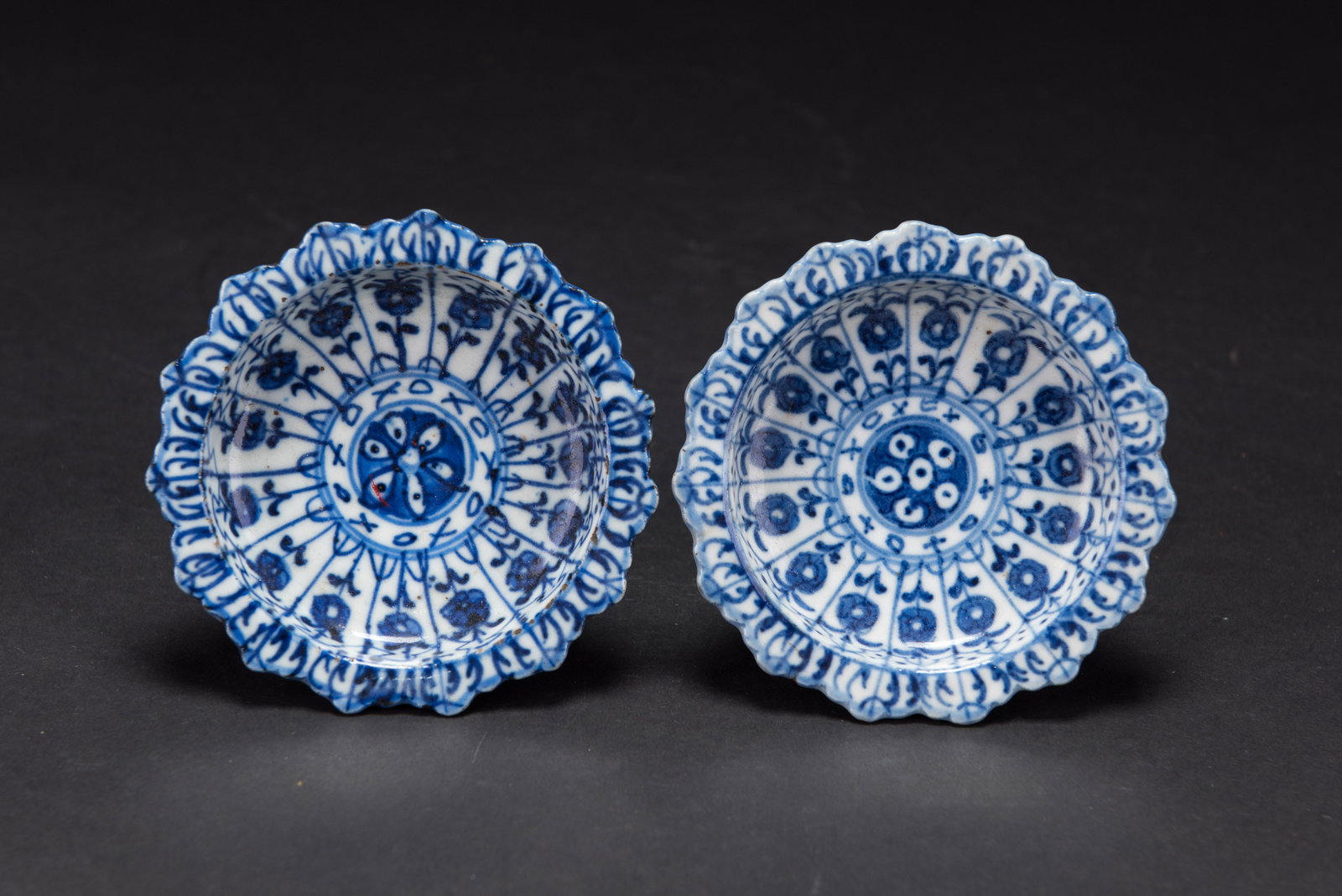 A PAIR OF BLUE AND WHITE STEM CUPS, REPUBLIC PERIOD - 6