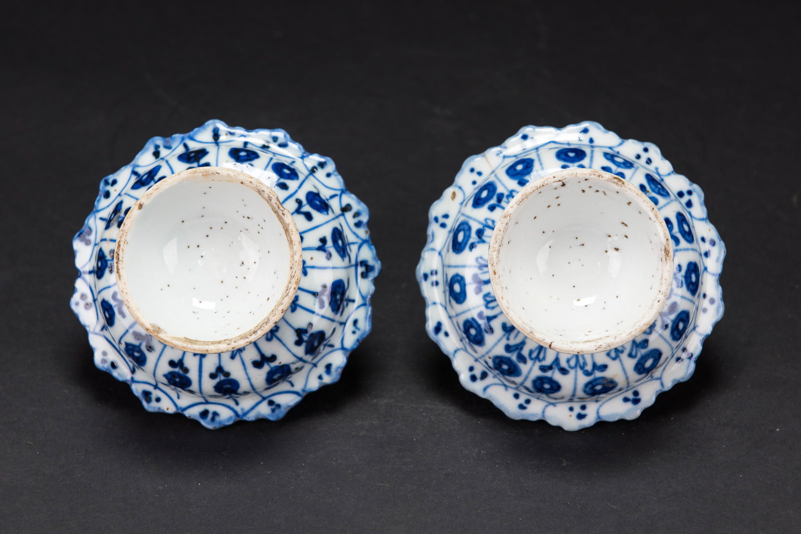 A PAIR OF BLUE AND WHITE STEM CUPS, REPUBLIC PERIOD - 8