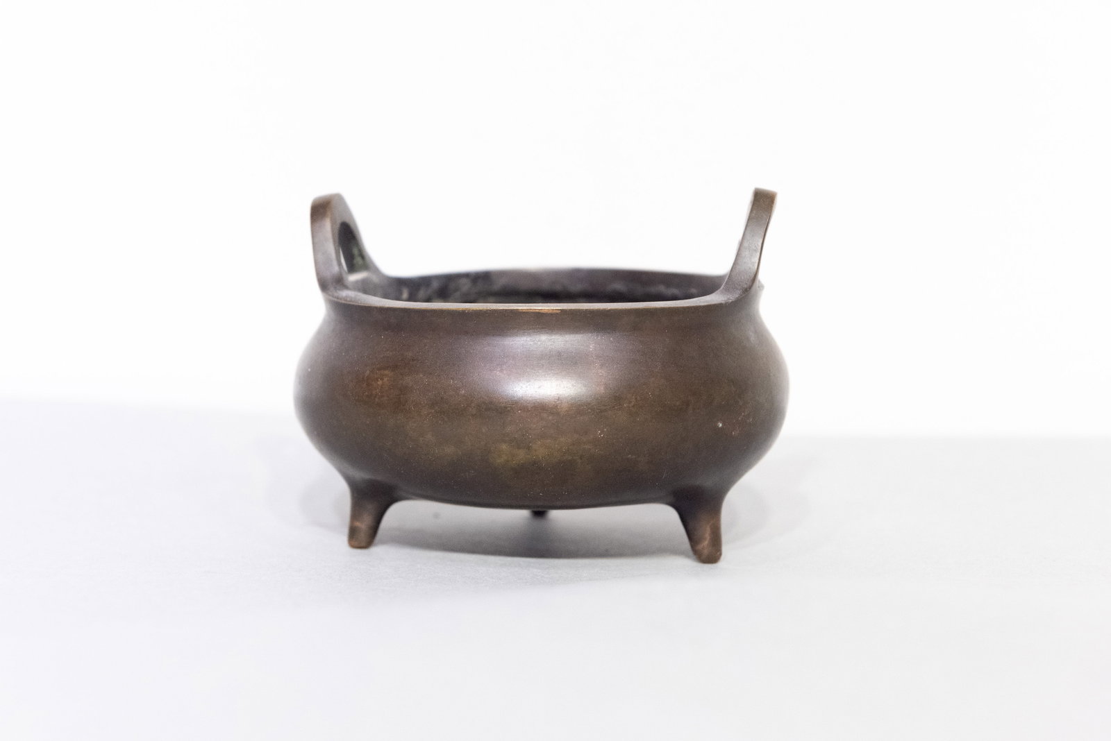 A CHINESE BRONZE TRIPOD CENSER - 2