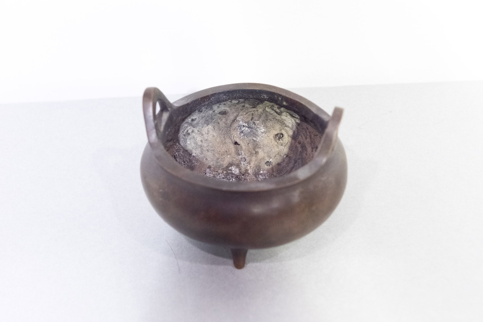 A CHINESE BRONZE TRIPOD CENSER - 5