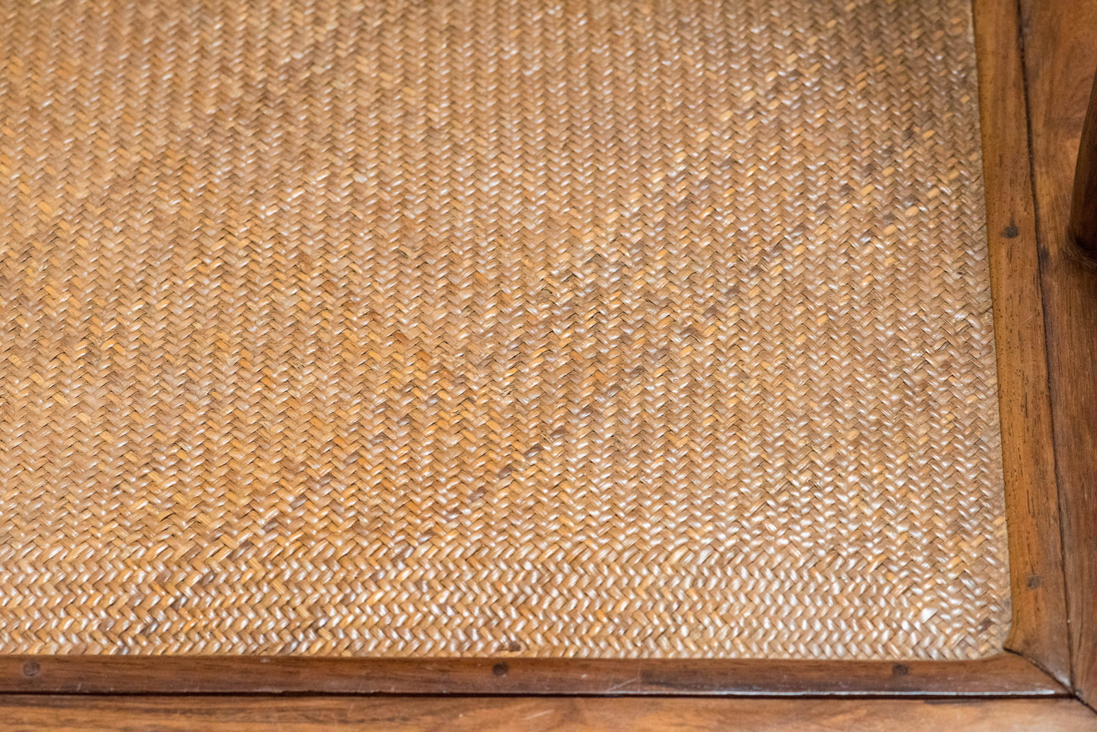 A HUANGHUALI CONTINUOUS HORSESHOE-BACK ARMCHAIR (Y) - 3