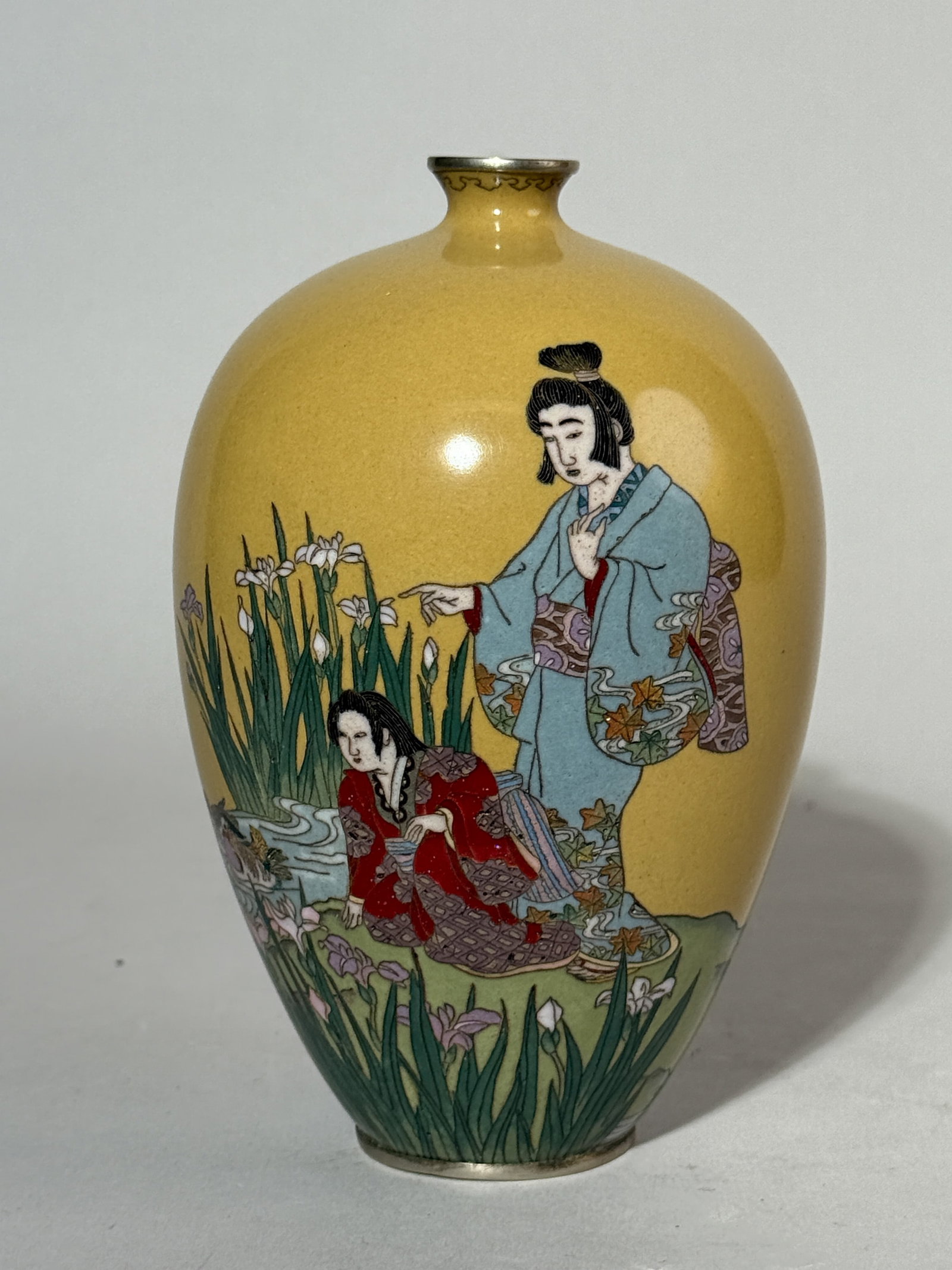 JAPANESE CLOISONNE VASE WITH GEISHA (1 of 7)