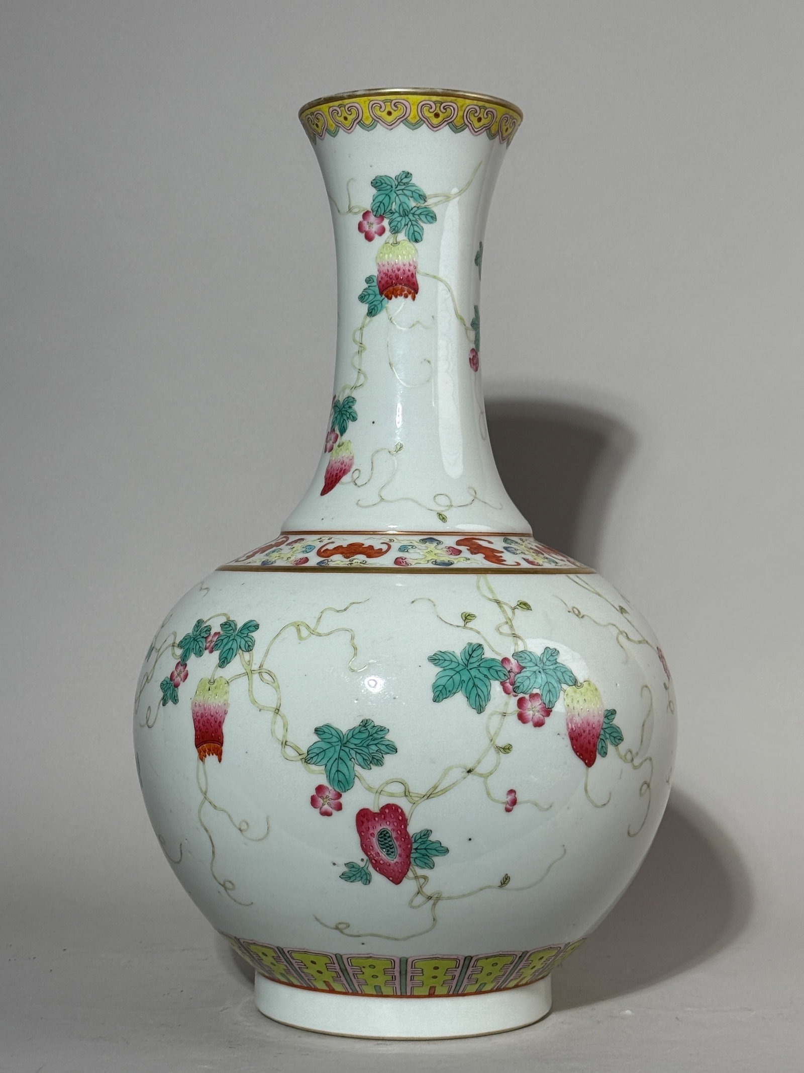 CHINESE FAMILLE ROSE PORCELAIN VASE WITH BERRIES (1 of 12)