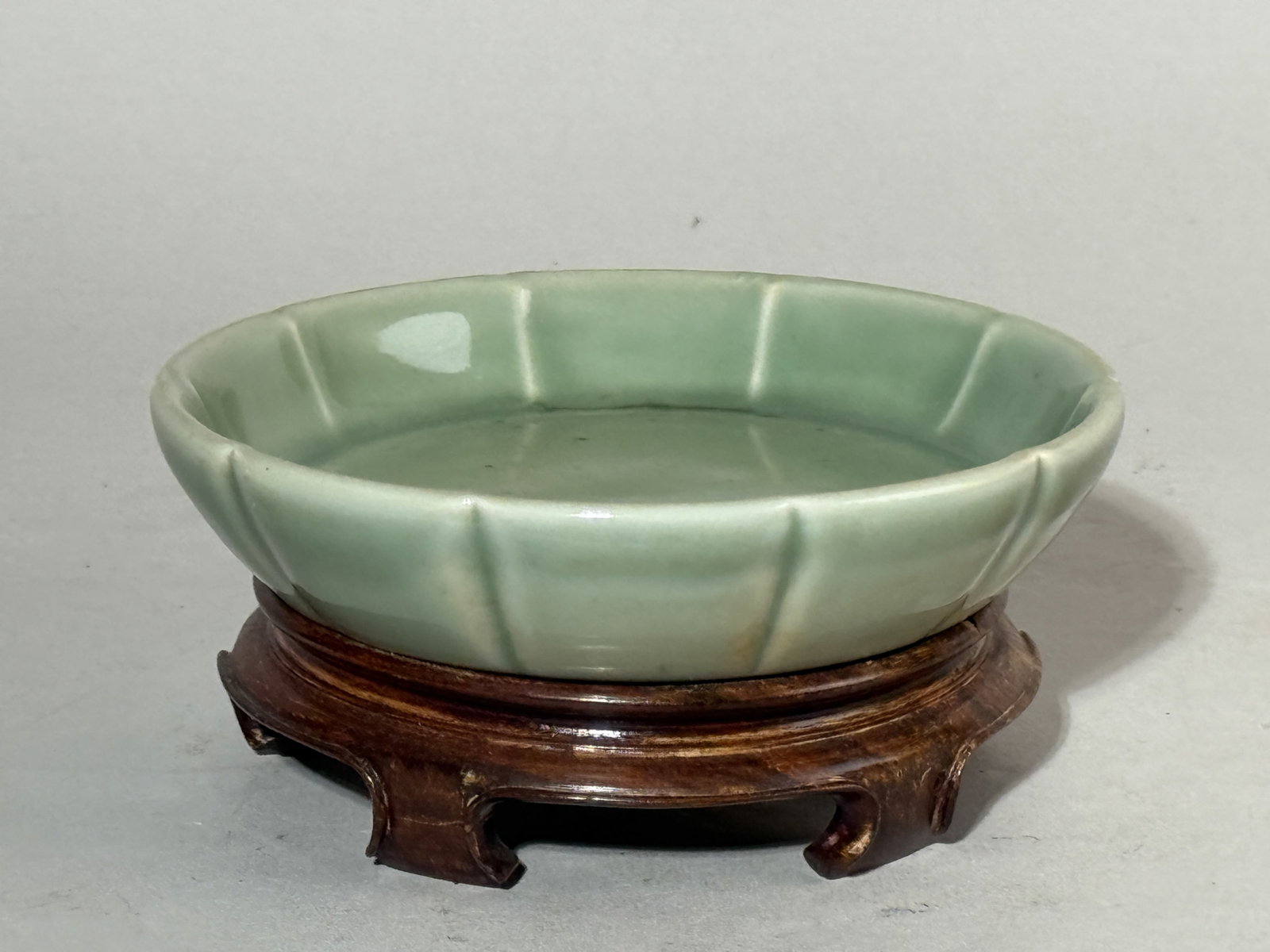 CHINESE LOBED CELADON PORCELAIN DISH ON HARDWOOD BASE (1 of 10)