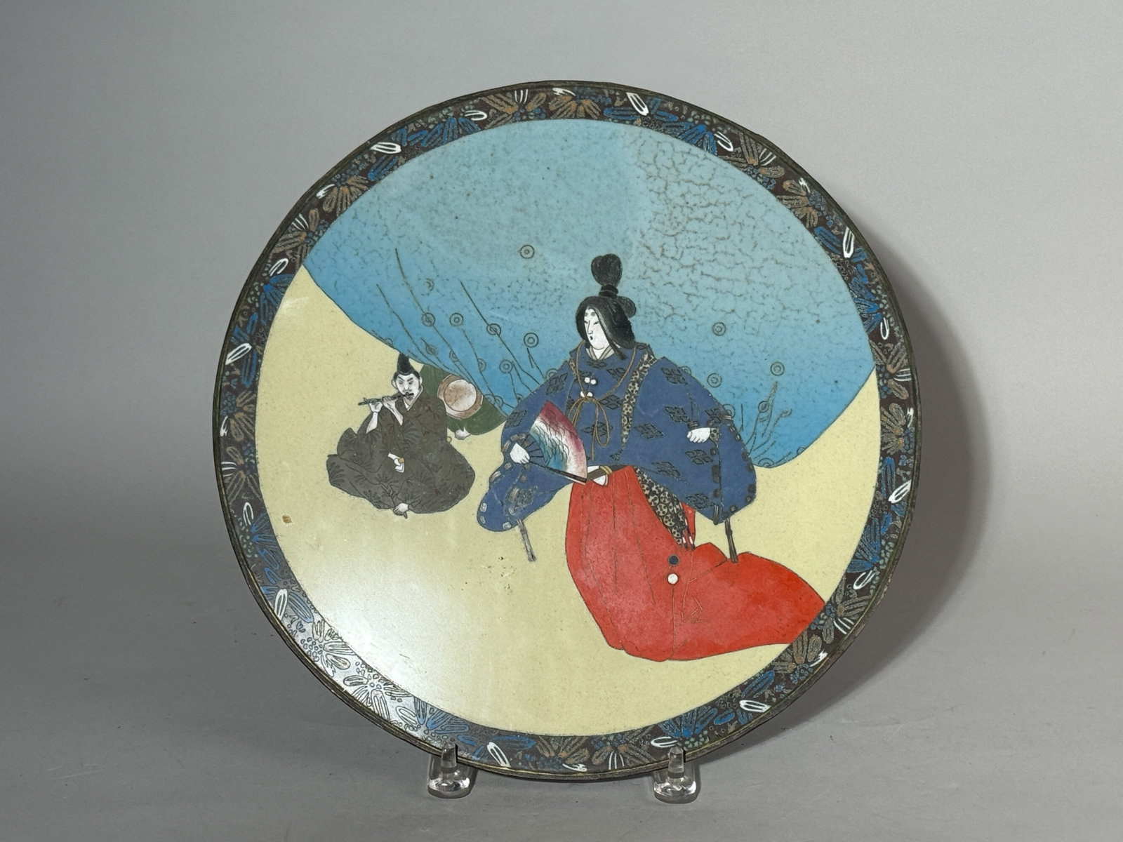 JAPANESE CLOISONNE ROUND PLAQUE WITH MUSICIAN SCENE (1 of 7)