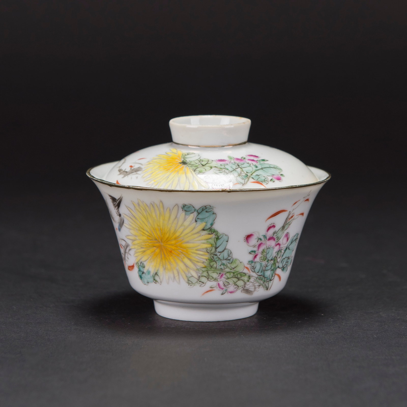 FAMILLE ROSE "CHRYSANTHEMUM" CUP AND COVER, REPUBLIC PERIOD: A famille rose "chrysanthemum" cup and cover, Republic period. 10.5 x 6.5 cm Provenance: Estate Sale from Reno, NV.
