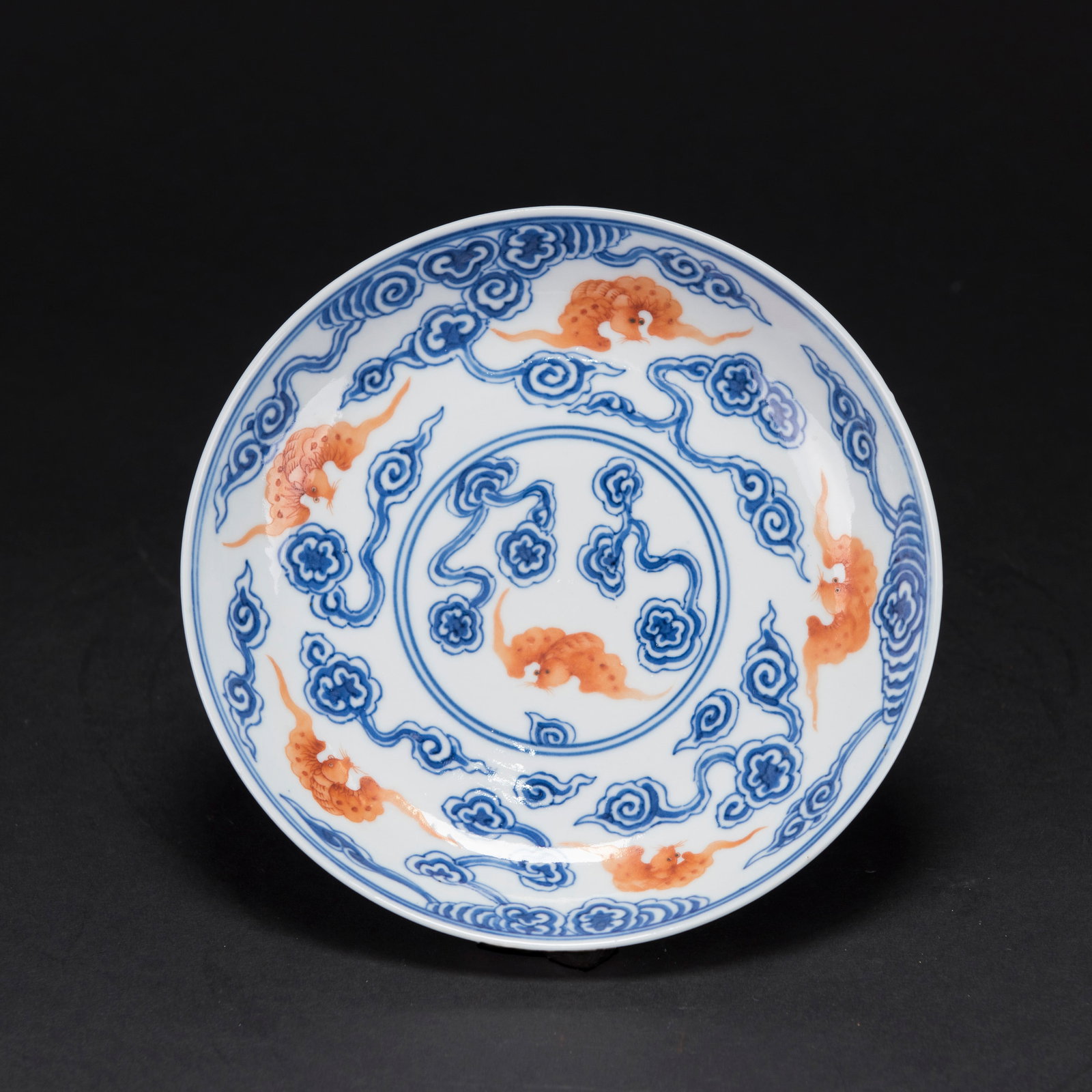 A BLUE AND WHITE IRON-RED "BAT AND RUYI-SCROLL" DISH, QING DYNASTY, GUANGXU MARK (1 of 5)
