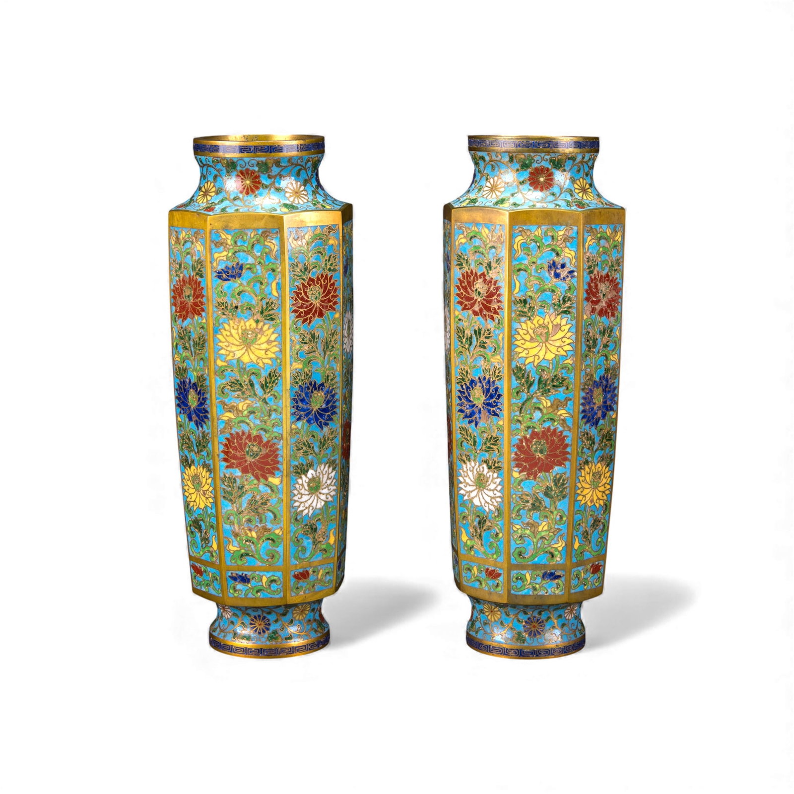 A PAIR OF CLOISONNE "CHRYSANTHEMUM" VASES, QING DYNASTY (1 of 10)