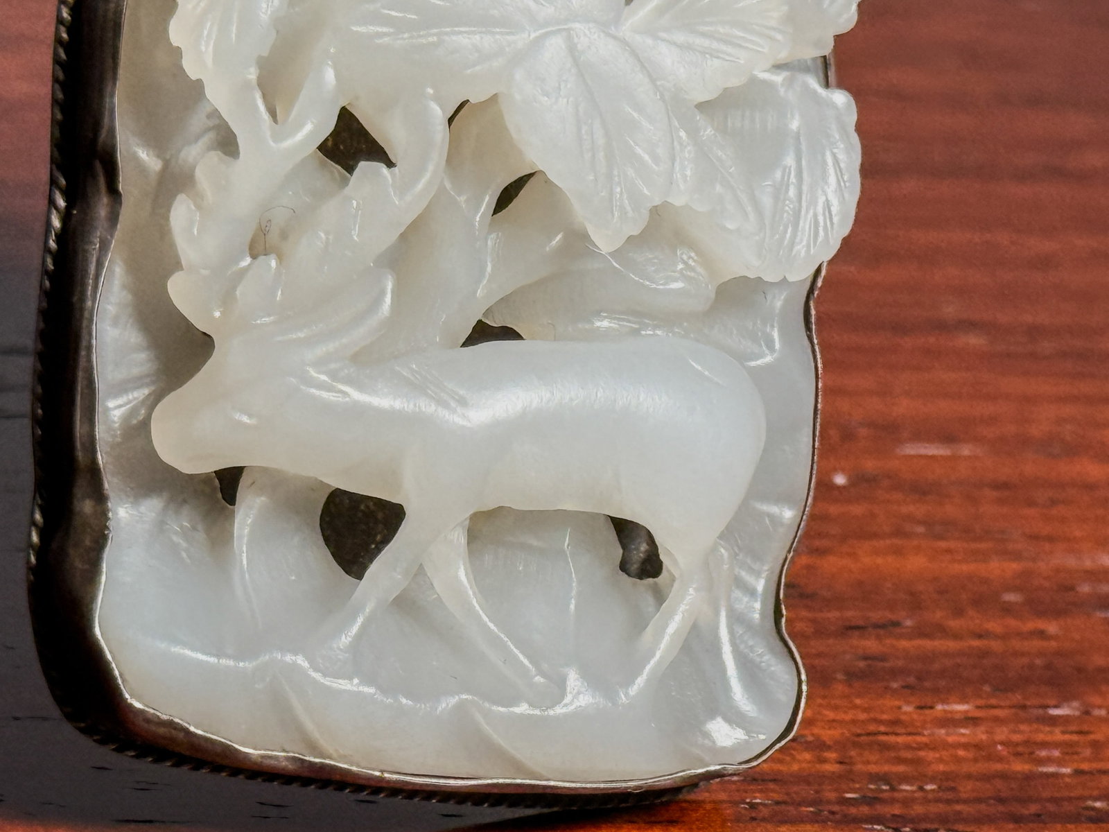 CHINESE WHITE JADE PLAQUE WITH DEER SCENE - 5