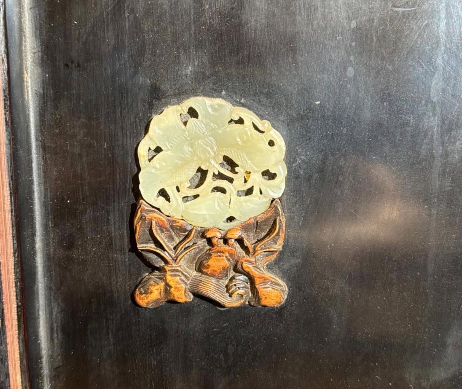 CHINESE LACQUER FLOOR SCREEN WITH JADE INSERTS - 10
