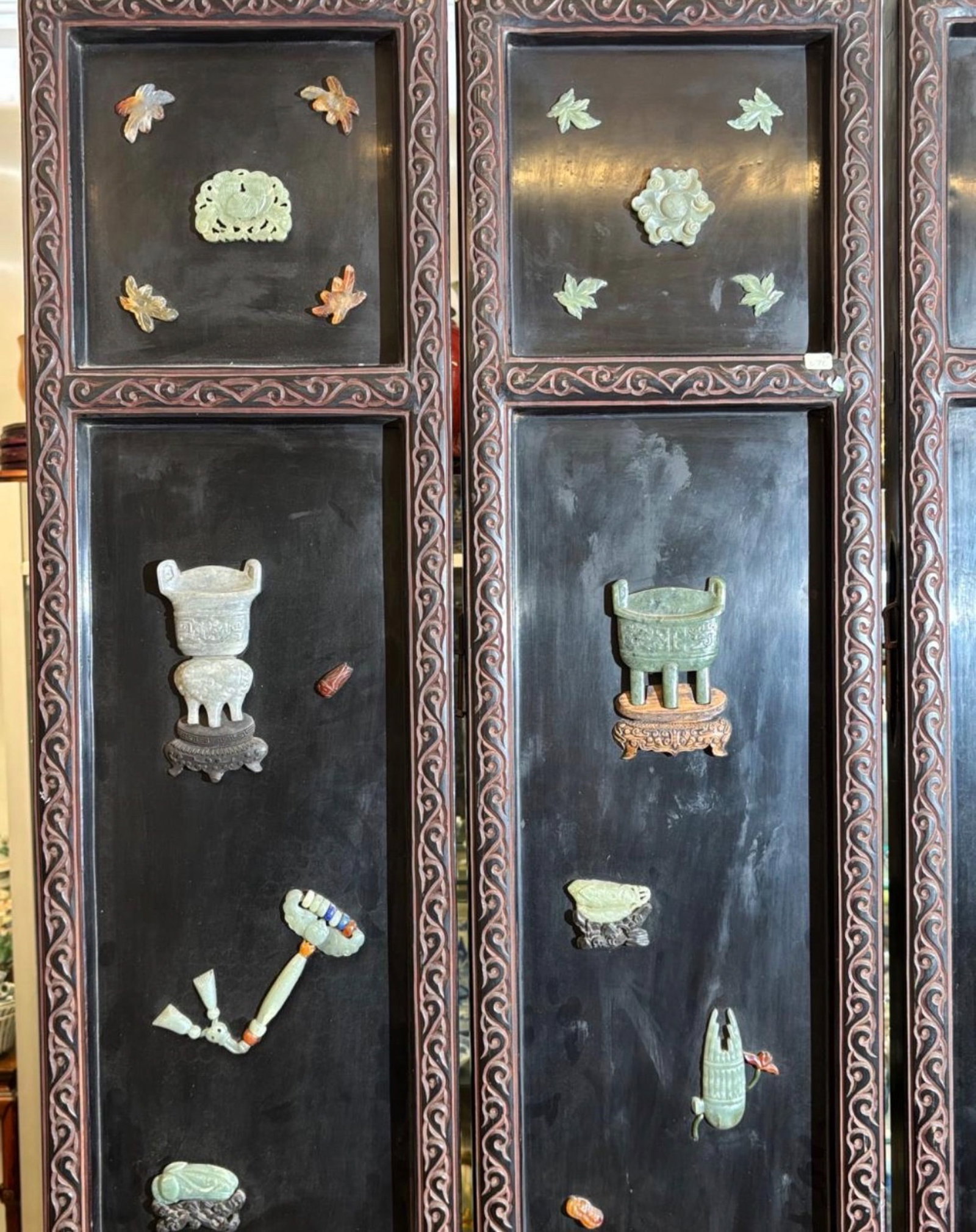 CHINESE LACQUER FLOOR SCREEN WITH JADE INSERTS - 2