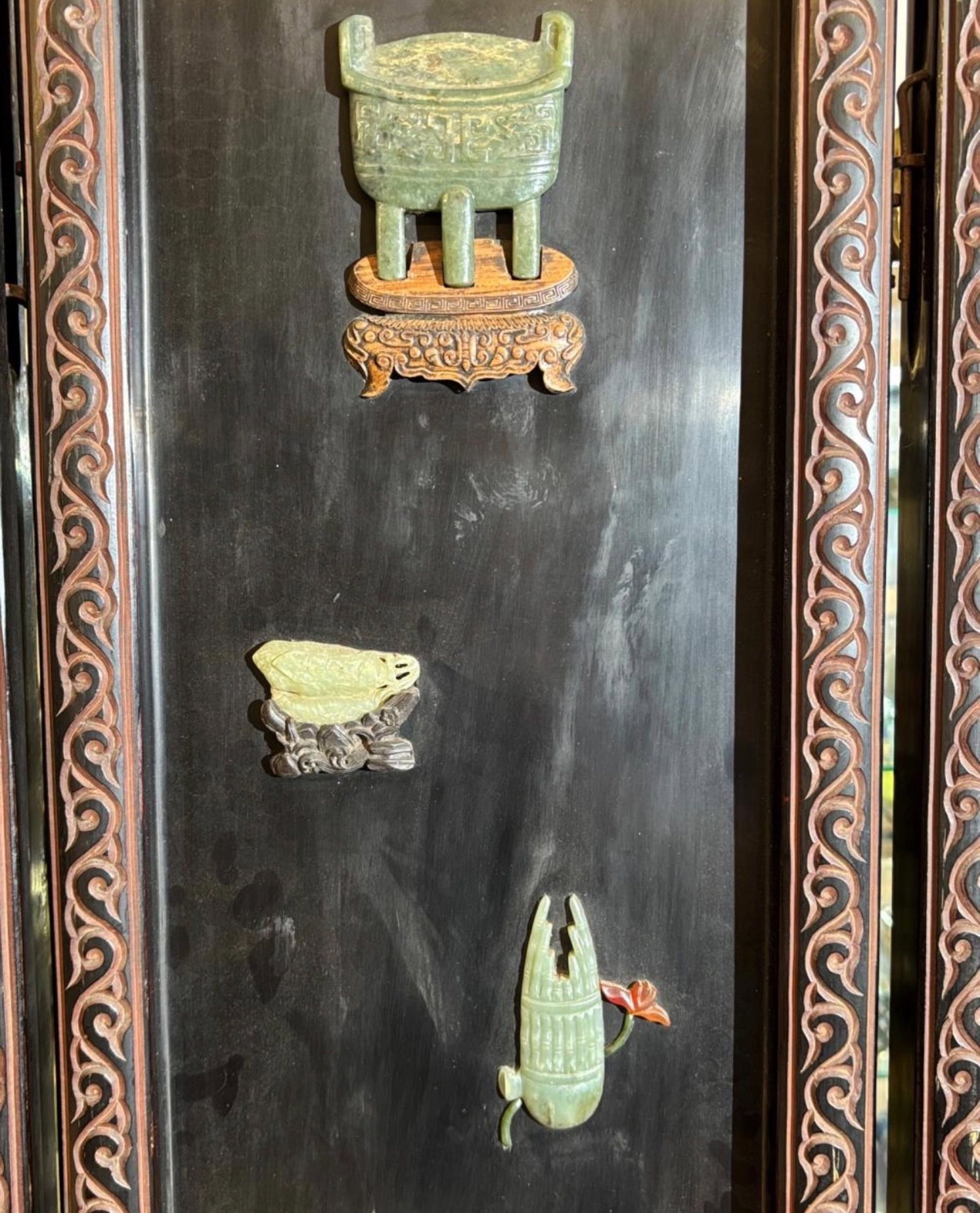 CHINESE LACQUER FLOOR SCREEN WITH JADE INSERTS - 5