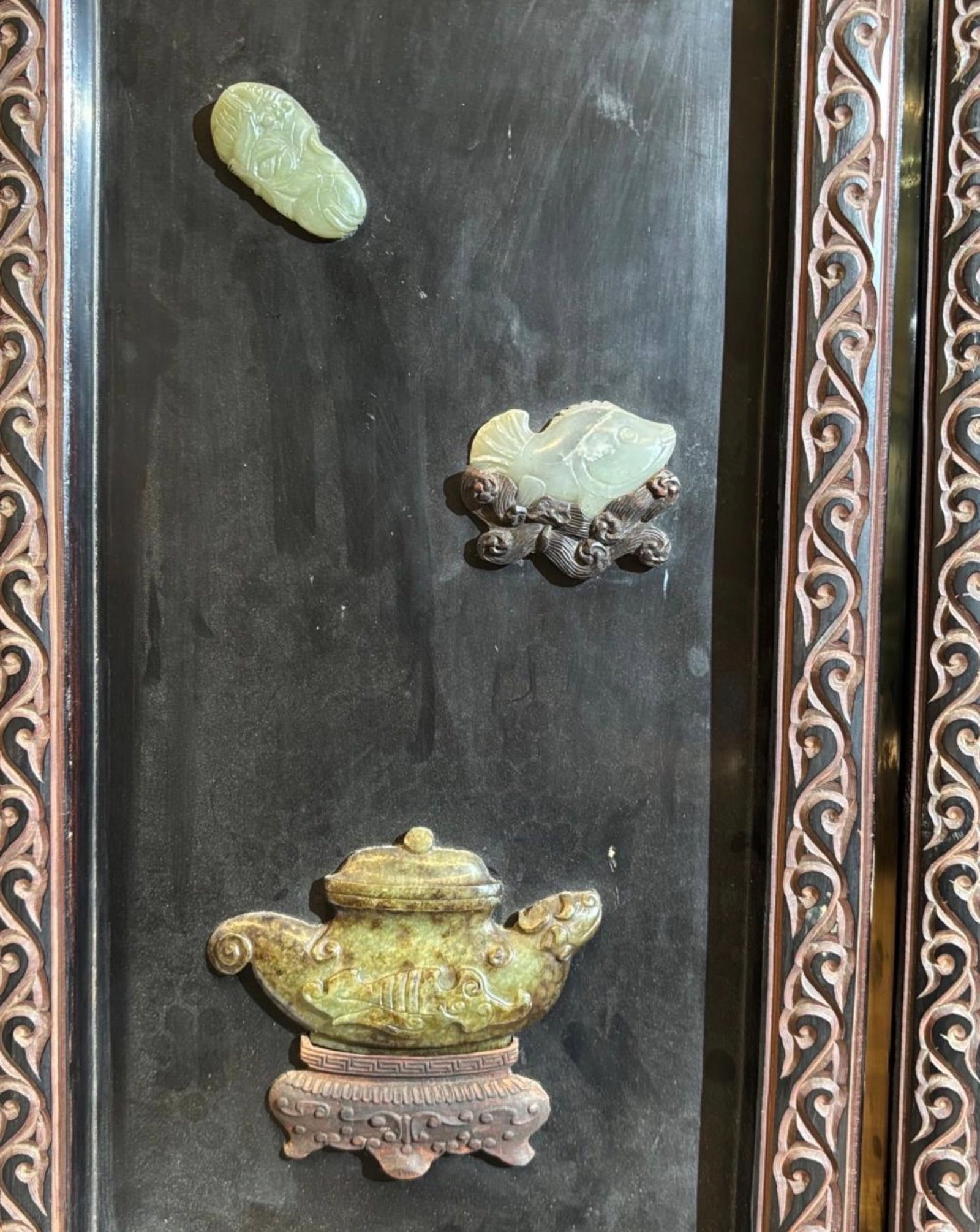 CHINESE LACQUER FLOOR SCREEN WITH JADE INSERTS - 7