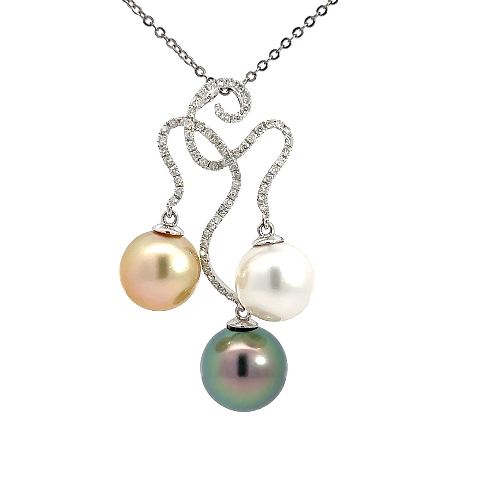 PEARL, DIAMOND, 18K GOLD AND STERLING SILVER NECKLACE: Pearl, diamond, 18K gold and sterling silver necklace. Pendant (18K gold): 1.57"h x 0.98"w (4 x 2.5 cm) Necklace (sterling silver): 17.72"l (45 cm) Weight: 8.1 g