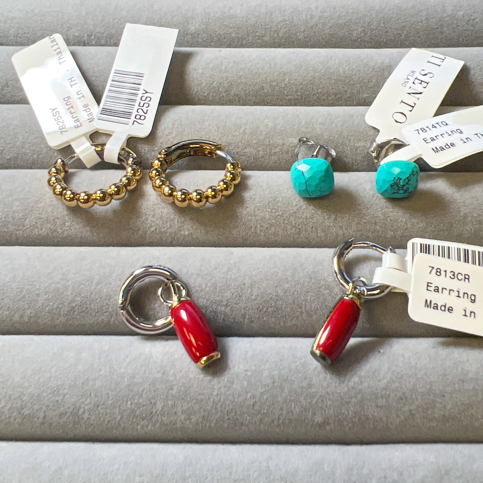 (LOT OF 6) THREE PAIRS OF FASHION JEWELRY EARRINGS (1 of 2)