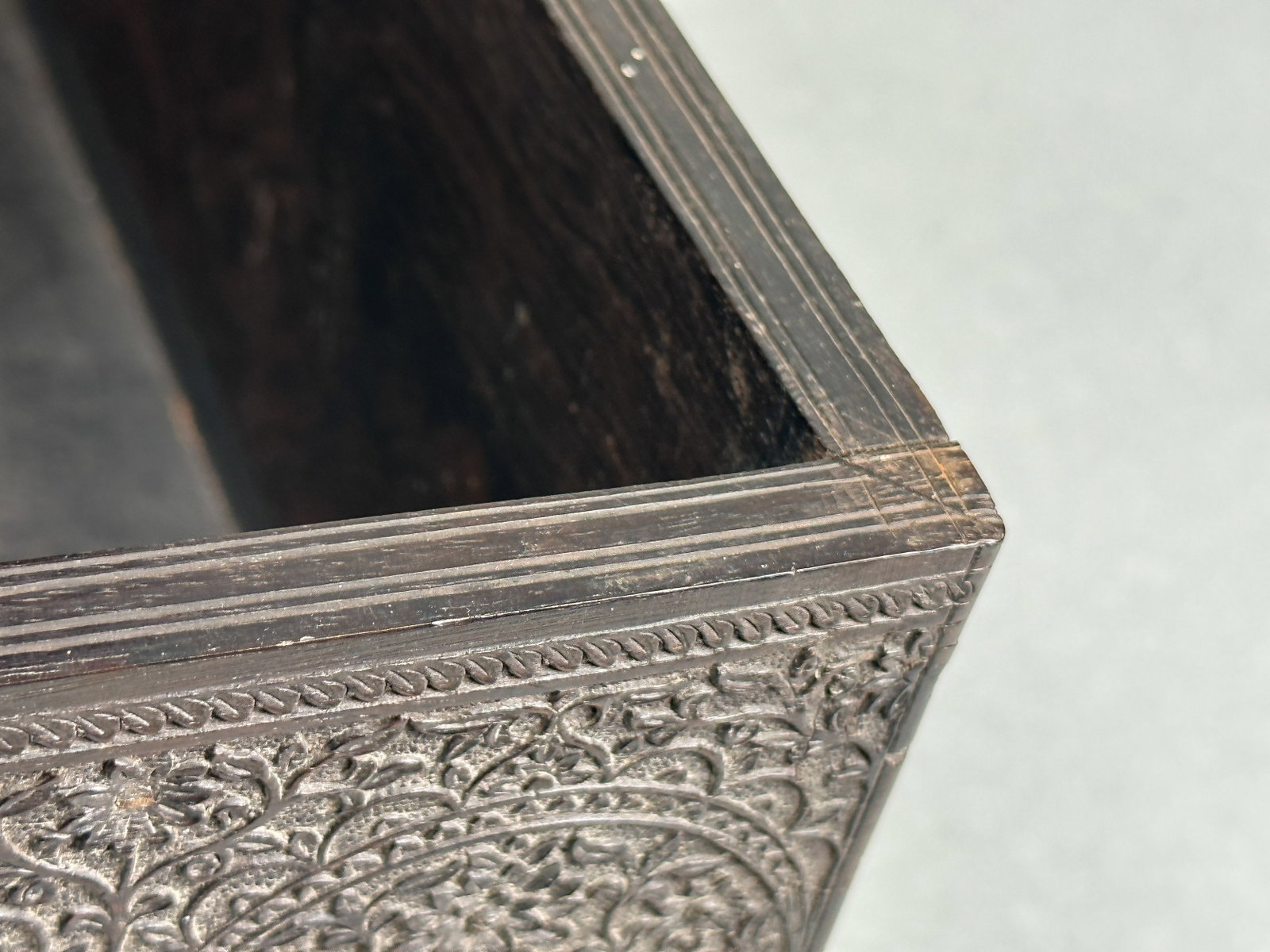 ANGLO-INDIAN ROSEWOOD DOCUMENT BOX - 8