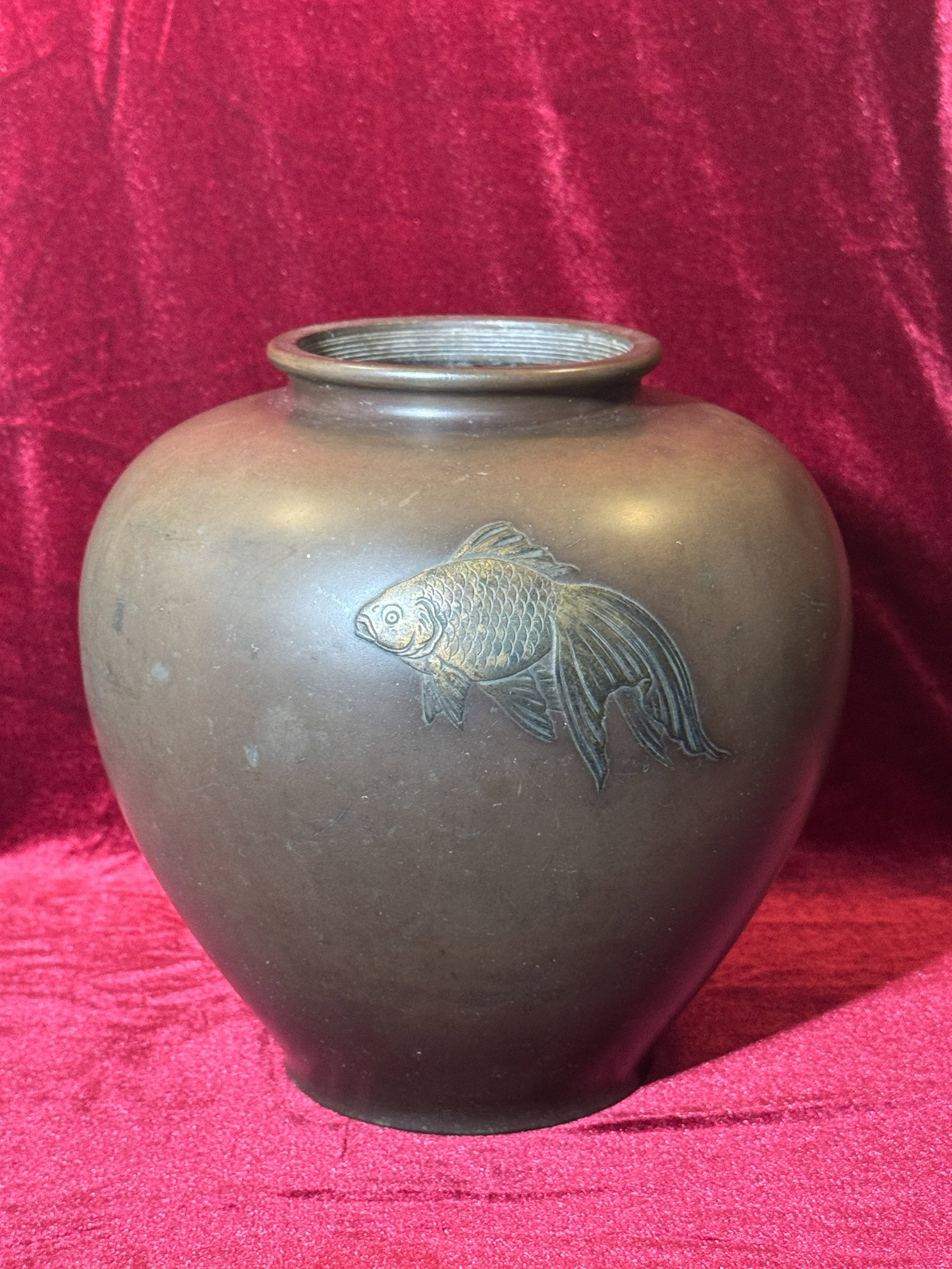 JAPANESE MEIJI BRONZE VASE WITH GOLDFISH: Japanese Meiji-period bronze vase with goldfish scene. Dimensions: Height: 8 in. (20.3 cm). Note: This item is in New York, where it can be shipped from.