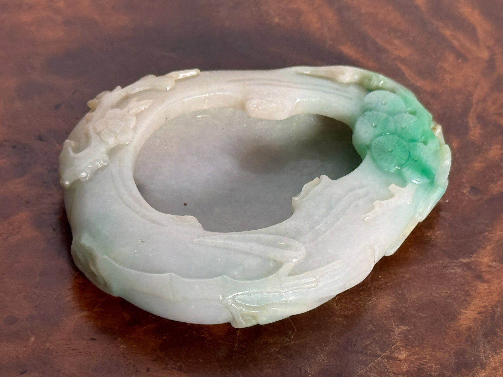 CHINESE CARVED JADEITE SCHOLAR BRUSH WASHER: Chinese jadeite brush washer. Dimensions: 2.5 x 3 in. (6.3 x 7.6 cm). Note: This item is in New York, where it can be shipped from.