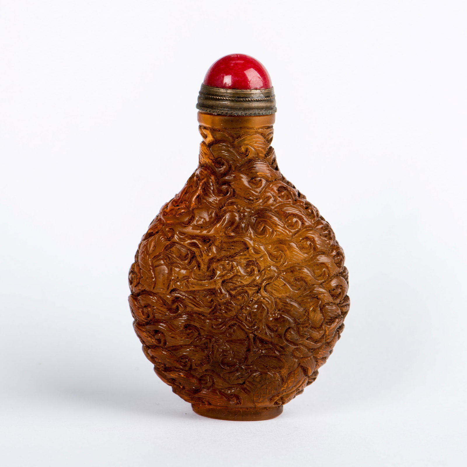 CHINESE PEKING GLASS SNUFF BOTTLE (1 of 3)