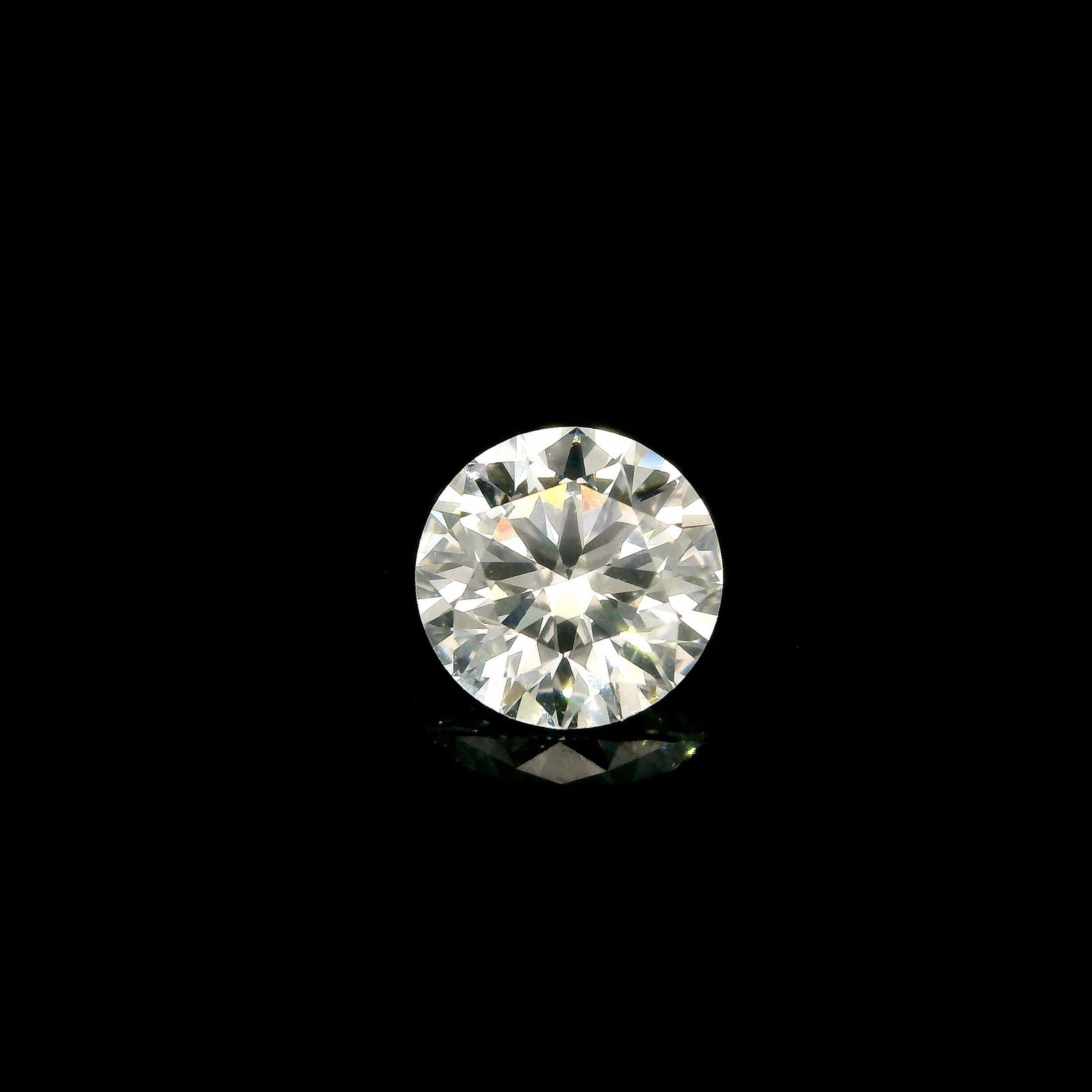 IDEAL LOOSE DIAMOND - ROUND 1.21 CT E VVS2, IGI CERTIFIED: Ideal loose diamond - round 1.21 ct E VVS2, IGI certified. Note: This is a non-mined diamond grown in a lab. Shape: Round Carats: 1.21 ct Color: E Clarity: VVS2 Polish: EX C