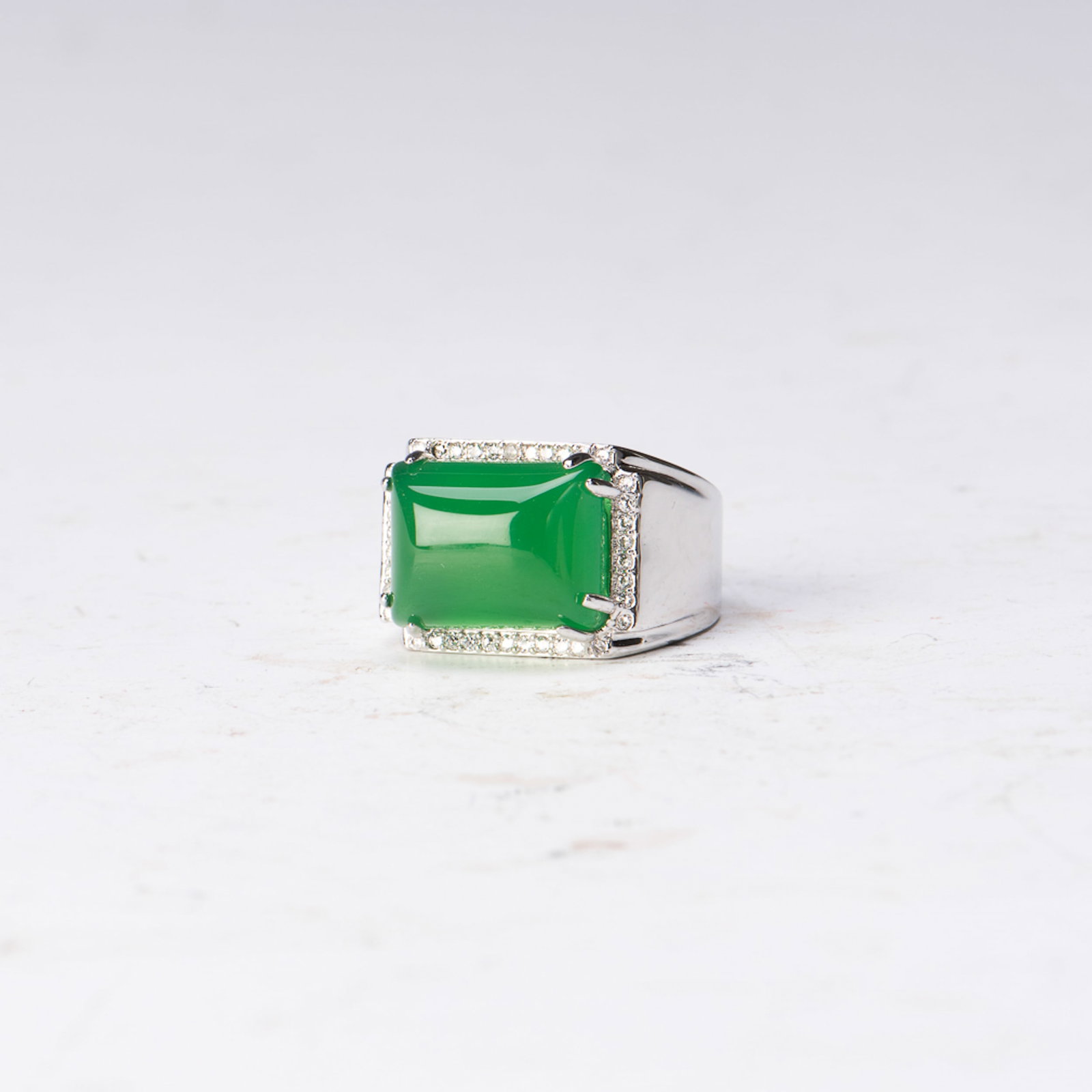 GREEN STONE RING, POSSIBLY JADEITE (1 of 3)