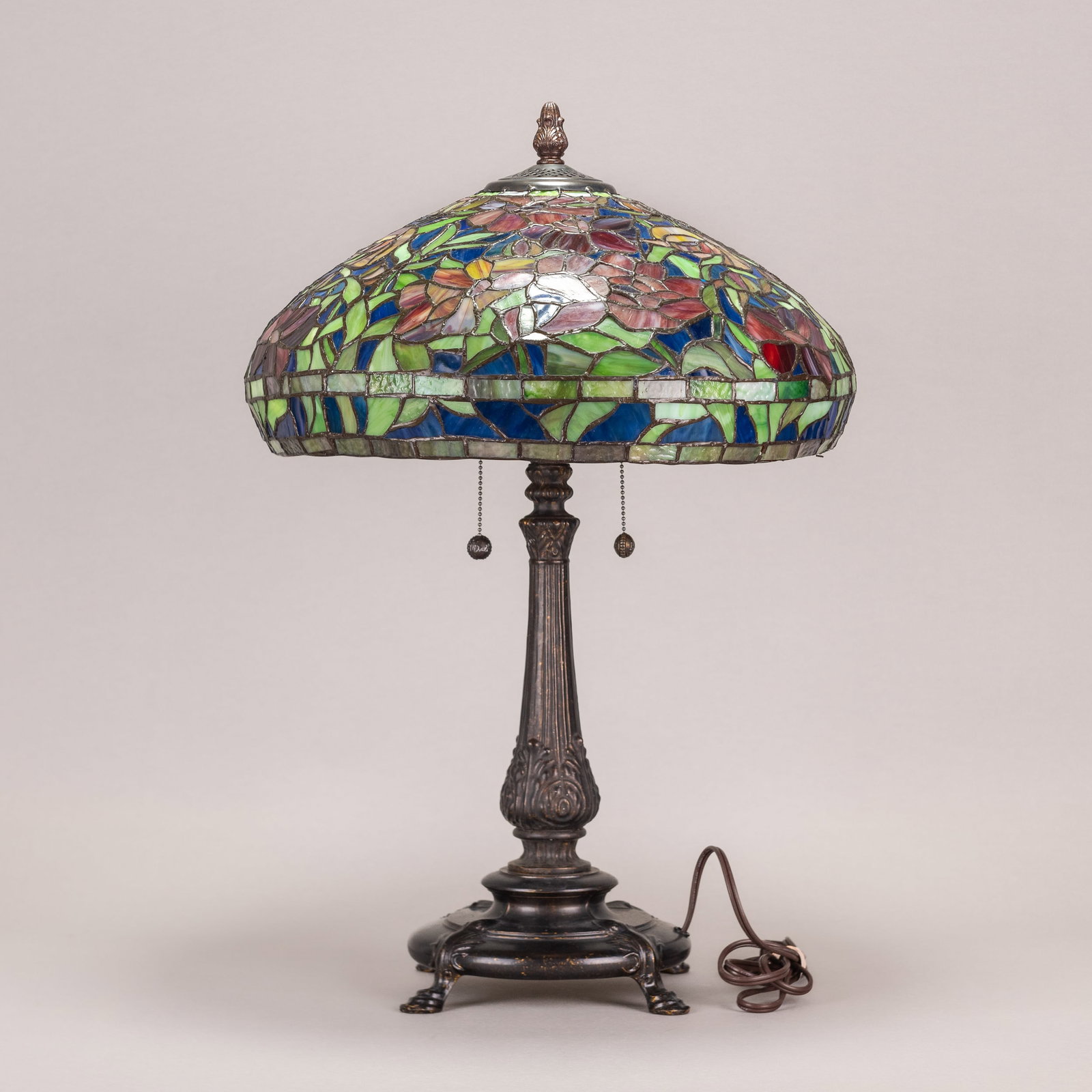 ART NOUVEAU TIFFANY-STYLE LAMP (1 of 6)