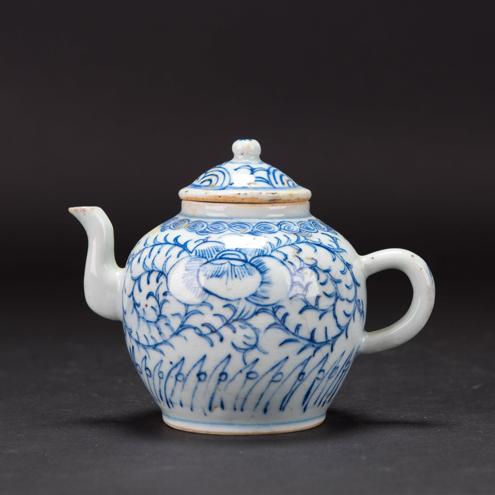 CHINESE BLUE-AND-WHITE TEAPOT (1 of 11)
