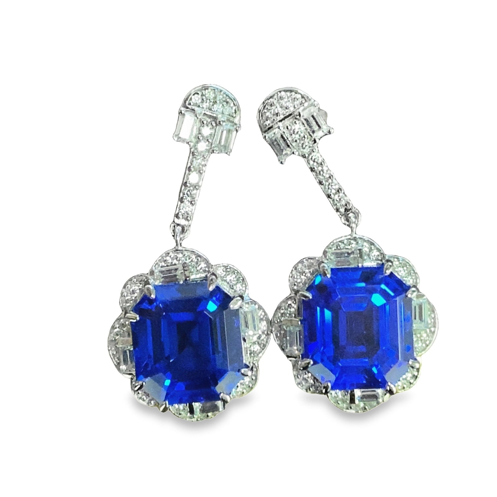 (LOT OF 2) PAIR OF BLUE GEMSTONE FASHION JEWELRY EARRINGS: (lot of 2) Pair of blue gemstone fashion jewelry earrings. 5.1 ct (x2)