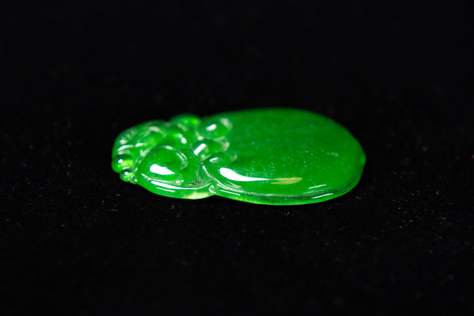 A JADEITE PENDANT - 3
