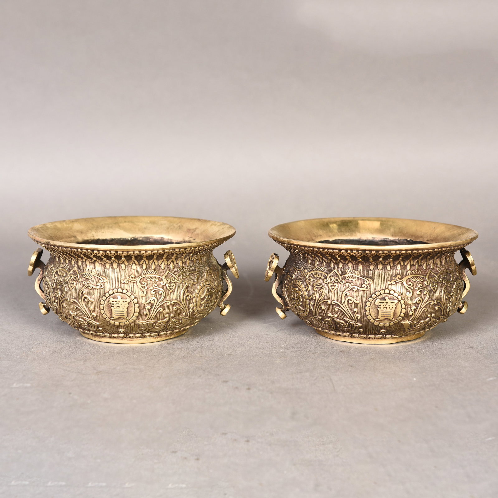 (LOT OF 2) PAIR OF BRONZE CENSERS: (lot of 2) A pair of bronze 'Ju Bao Pen' censers. 7 x 13 cm