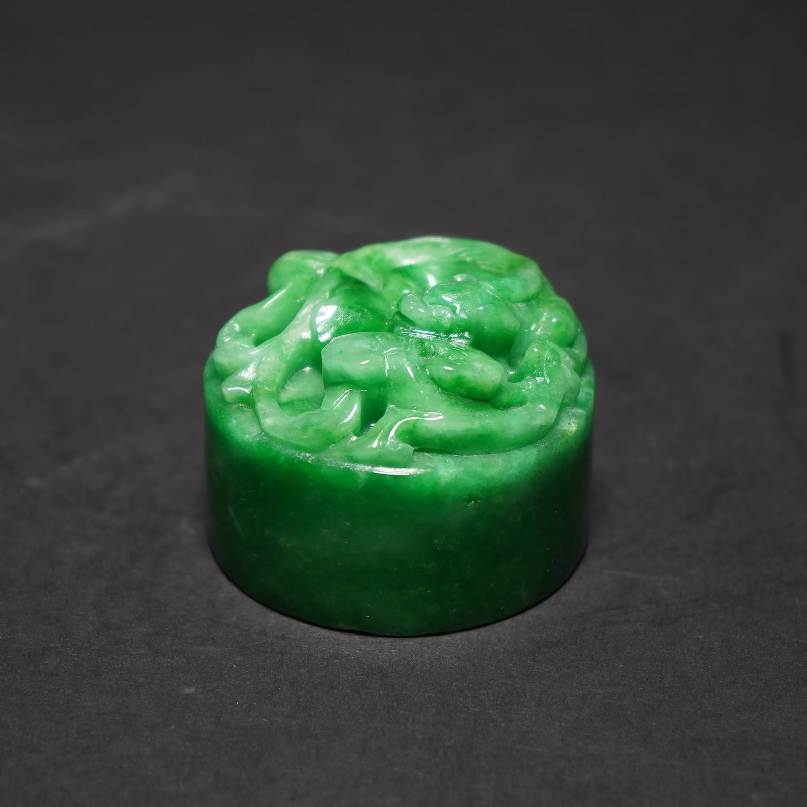 A CARVED 'DRAGON' JADE SEAL (1 of 7)