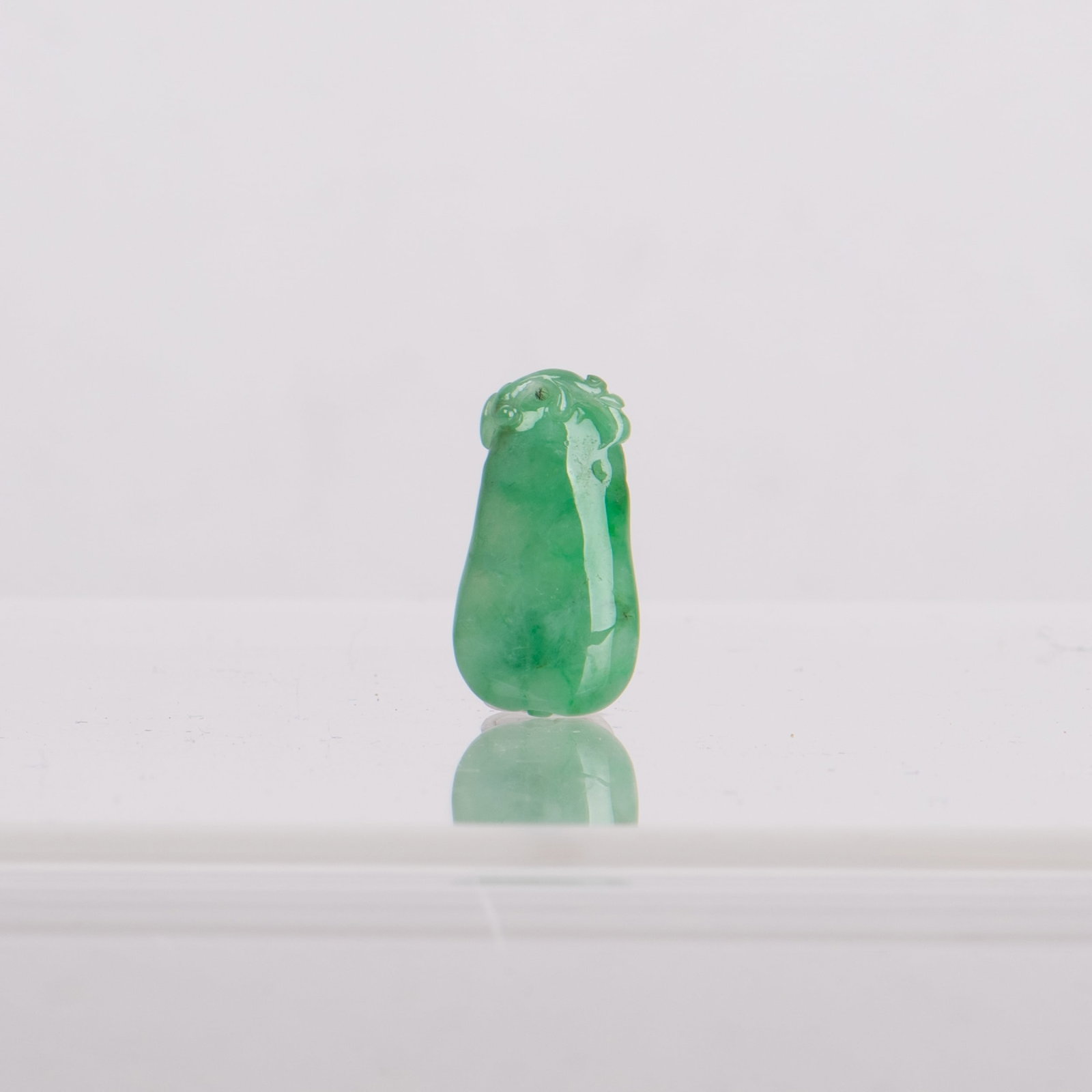 A JADEITE PENDANT - 2