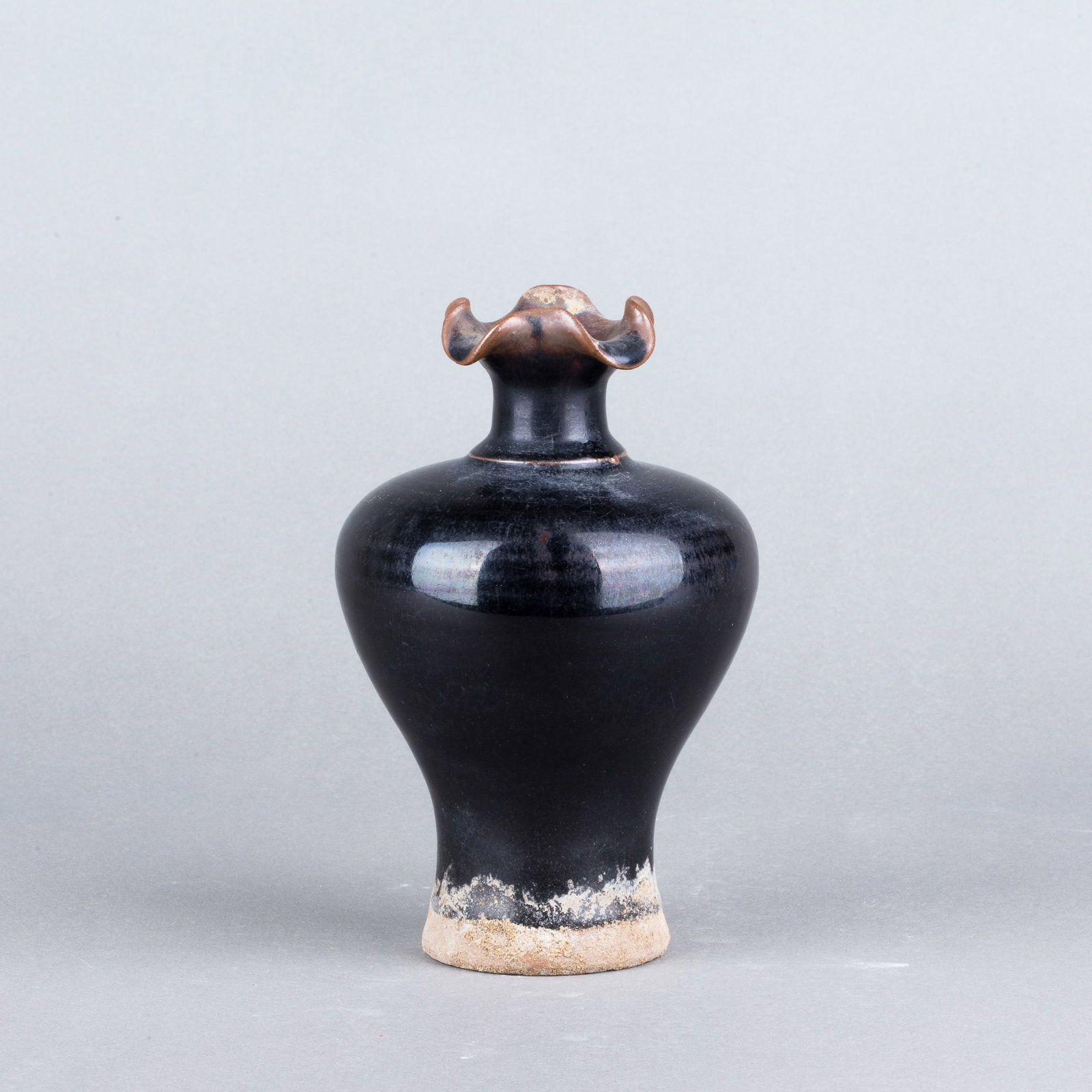 CHINESE BLACK-GLAZED VASE (1 of 3)