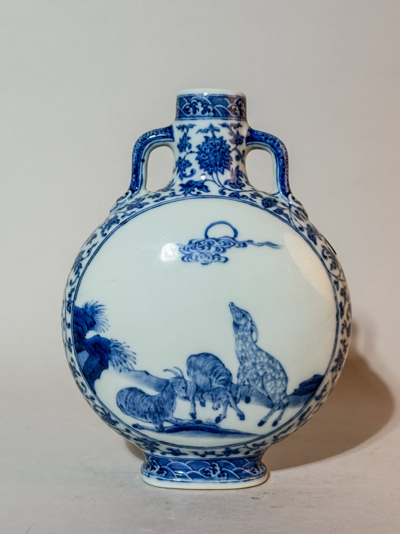 CHINESE BLUE AND WHITE MOONFLASK VASE (1 of 13)
